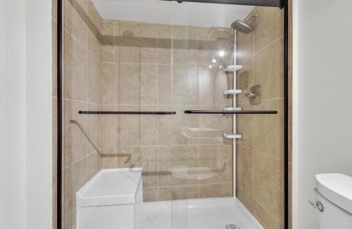 Cambridge Apartment | Modern 1 Bedroom + Den in Cambridge