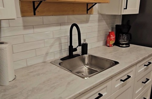 New Minas Apartment | Modern 1 Bedroom Suite located in the Centre of the beautiful Annapolis Valley