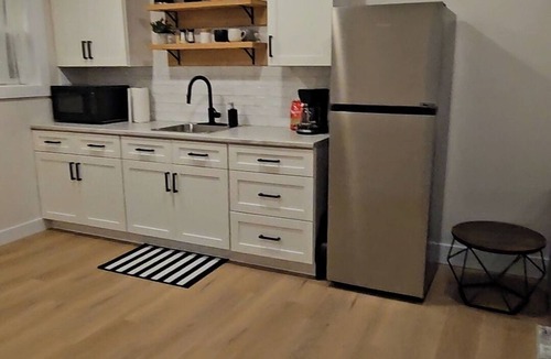 New Minas Apartment | Modern 1 Bedroom Suite located in the Centre of the beautiful Annapolis Valley