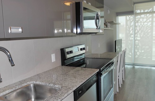 Waterloo Condo | MODERN 1BDR CONDO NEAR UNIVERSITY