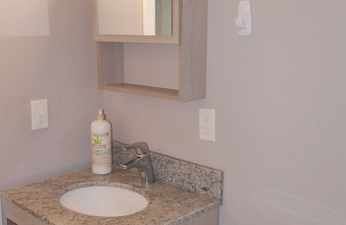 Waterloo Condo | MODERN 1BDR CONDO NEAR UNIVERSITY