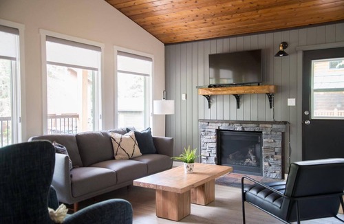 Jasper East Cabin | Modern 2 Bedroom Vacation Home