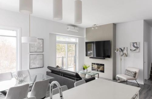 Aylmer Apartment | Modern 2BR Loft Condo with Rooftop Patio and Parking