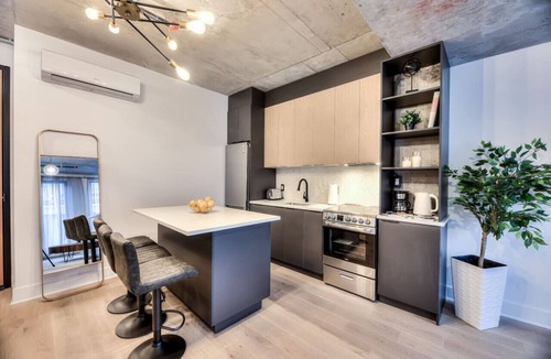 Griffintown Apartment | Modern 2BR Suite Old Montreal A6