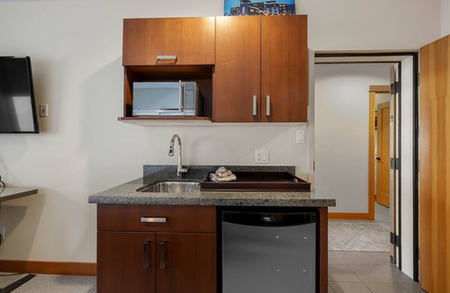 Sun Peaks Cabin | Modern 3 bedroom apartment in village centre