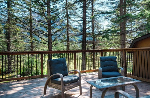 Jasper East Cabin | Modern 3 Bedroom Vacation Home