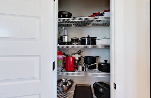 Red Deer House | Modern 4 Bedroom House for 8 Guests in Red Deer ~ Games Room, Fire Pit, A/C, BBQ