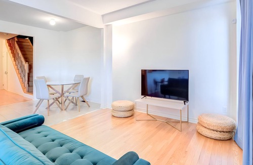 Halton Regional Municipality House | Modern 5BR Home Milton Toronto Lakeview, Pan Am Velodrome
