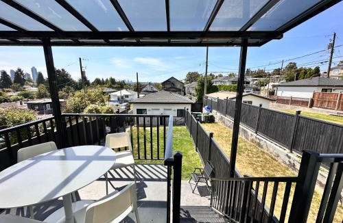 Hastings Apartment | Modern and New house near PNE with Big Garden and Free Parking