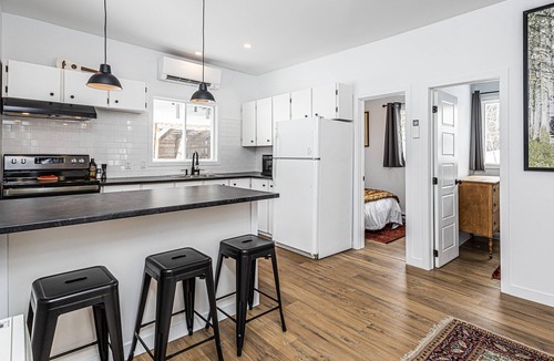 Val-des-Monts Cottage | Modern, Bright, High efficiency Four Season Cottage on Gorgeous Lake