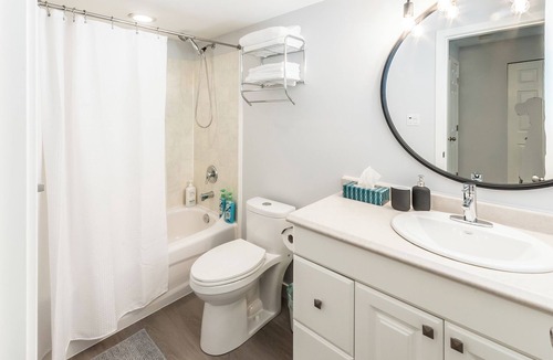 Langley House | Modern, clean & private 1BR suite. Up to 3 guests.