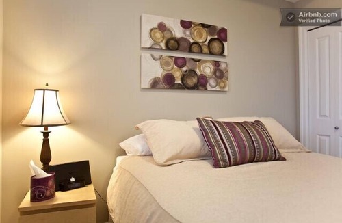 Abbotsford House | Modern, Clean, Spacious & Bright Suite - Kid Friendly