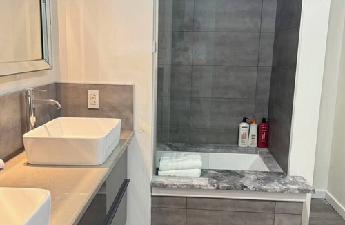 Gay Village Apartment | Modern Comfort in DT Montreal