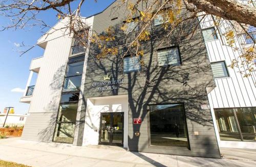 West Edmonton Apartment | Modern Country Retreat-5 min to DTN-U/G Parking