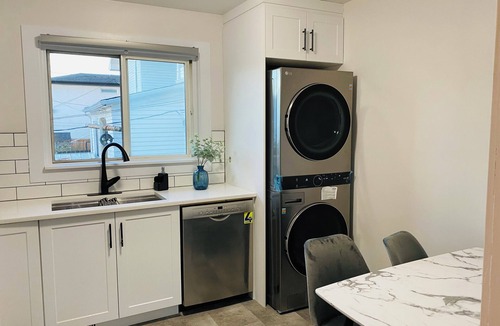 North Central Edmonton Apartment | Modern Cozy Retreat Close to Downtown