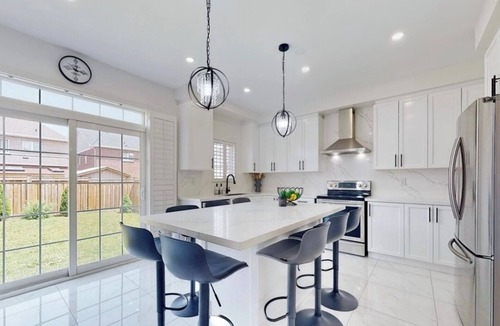 Durham Region House | Modern family friendly 4-bedroom home away from home in Oshawa!
