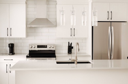 Saint-Hubert House | Modern Furnished House Near Dix30 & Downtown Montreal – Monthly Stays Welcome