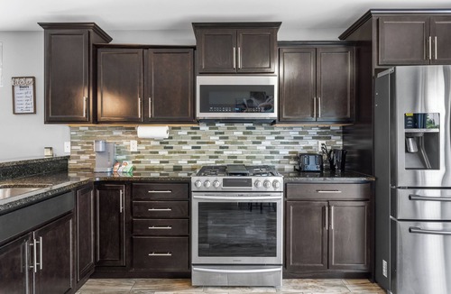 Amherstburg House | Modern Getaway In Amherstburg | Wine, Style & Relaxation