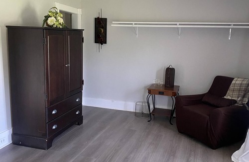 Lethbridge County Other | Modern Homestead Hideaway(4 miles east of Lethbridge)