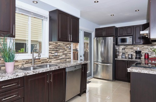 Richmond Hill House | Modern House, Private Gym Garden & 4 Parking for Your Family