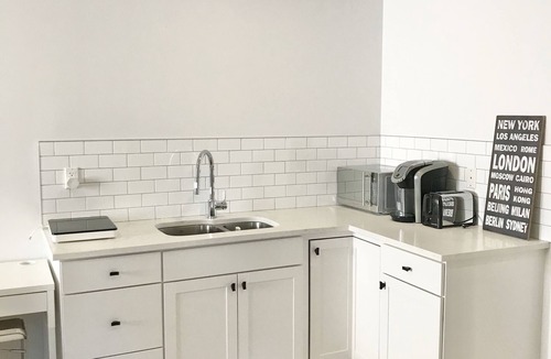 Vancouver South House | Modern immaculate suite in beautiful Vancouver