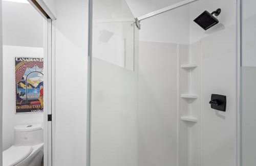 Kitsilano House | Modern Kitsilano 2 bedroom Home with a Hot Tub