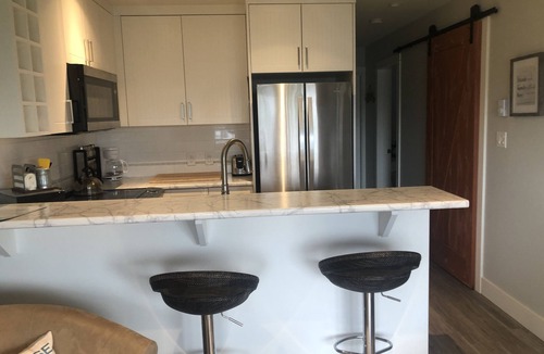 Youbou Cottage | Modern, Lakefront Resort Style Suite-1st Class Location, Resort & Cottage suite.