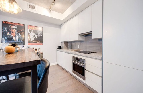 Wellington Place Condo | Modern Loft at Thompson Residences w/ Free Parking