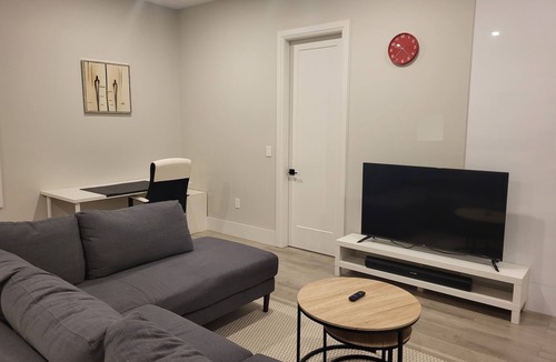Abbotsford Apartment | Modern, Luxurious, Spacious and Clean.