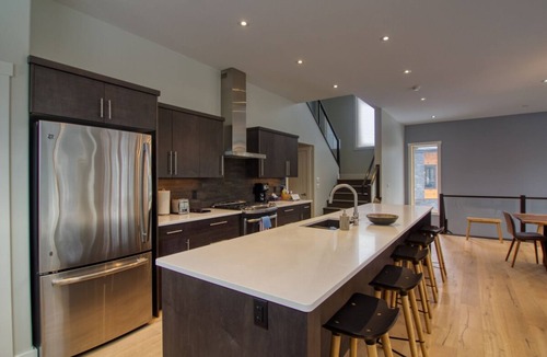 East Kootenay House | Modern luxury chalet with incredible Ski in/Ski out access