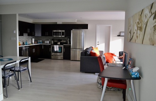 West Sechelt House | Modern, Ocean View, 2-bedroom Suite - Steps from the Beach in Sechelt, BC