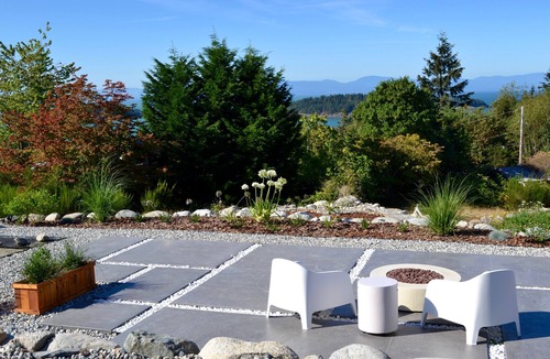 West Sechelt House | Modern, Ocean View, 2-bedroom Suite - Steps from the Beach in Sechelt, BC