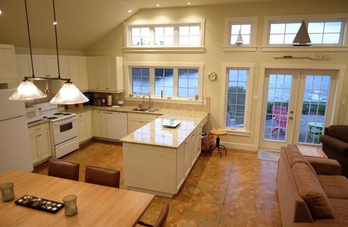Upper Blandford House | Modern oceanview vacation living in the deep bay