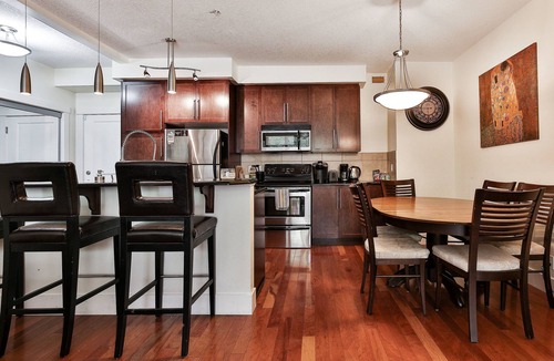 Bridgeland Condo | Modern open concept, close to DT and Free UG Parking. Discounted Monthly Rate.