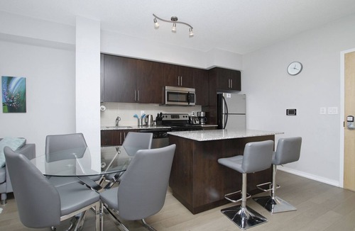 Downtown Toronto Condo | Modern Paradise Condo Just over Scotia Bank Arena/Leafs/Raptors