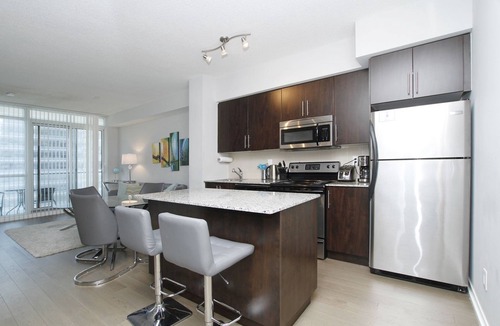 Downtown Toronto Condo | Modern Paradise Condo Just over Scotia Bank Arena/Leafs/Raptors