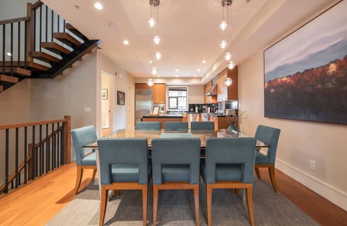 Whistler Apartment | Modern | Pets | Private hot tub | AC | Garage