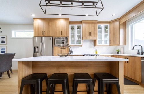 Jasper Place House | Modern Retreat AirCon Backyard Near DT and WEM