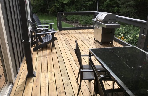Castle Glen Estates House | Modern/rustic chalet steps from the Bruce Trail and amazing road riding.