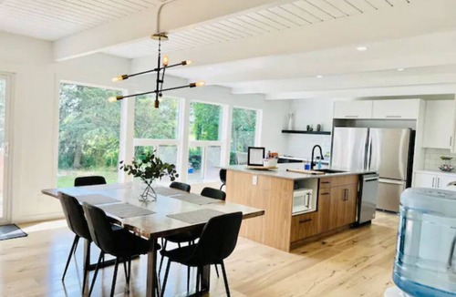 Sylvan Lake Cottage | Modern Spacious Cottage at the Lake - Sleeps 12/4br/4ba