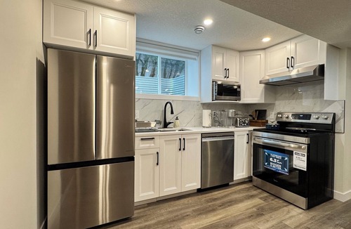 Southwest Calgary House | Modern & Stylish 2-Bedroom Basement Suite