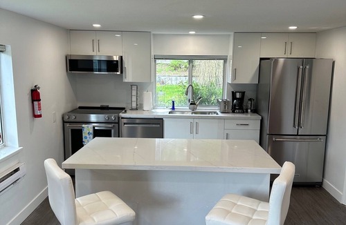 Garibaldi Highlands House | Modern suite in Garibaldi Highlands, near all outdoors fun and 45m to whistler