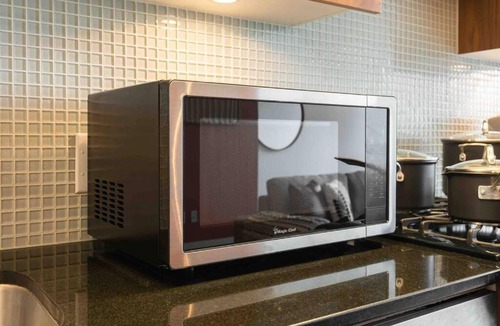 Gastown Apartment | # Modern Tropical Comfort 2bed1bath1park