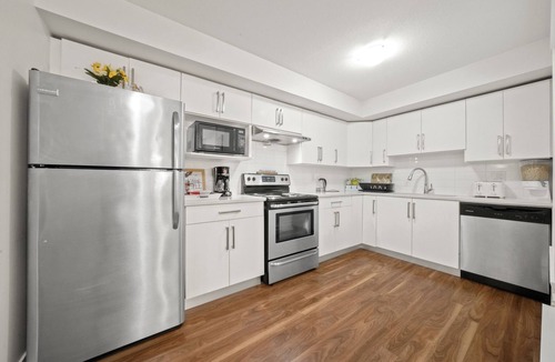 Cloverdale House | Modern yet comfy 3 bed suite in Surrey