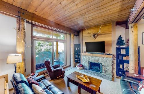 Big White Ski Resort Apartment | Moguls 814