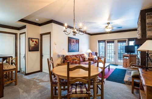Mont-Tremblant Condo | Mont-Tremblant - Algonquin | 122-07