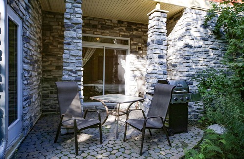 Tremblant-Les-Eaux Condo | Mont Tremblant-les-Eaux 213-1A Condo hot tub open walk to ski slopes & golf n