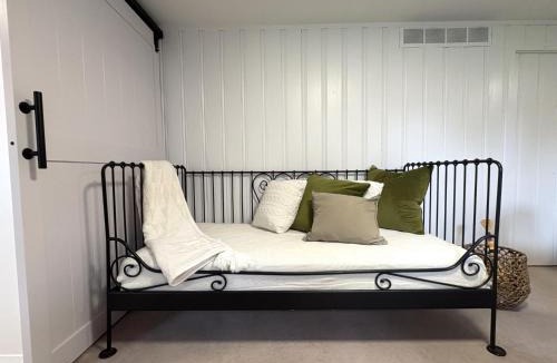 Laval Apartment | Montreal - Laval Haven - Entire Rental Unit