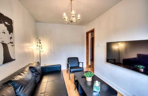 Longue-Pointe Apartment | Montreal Traveler's Home! Vintage & Value 2BR apt!