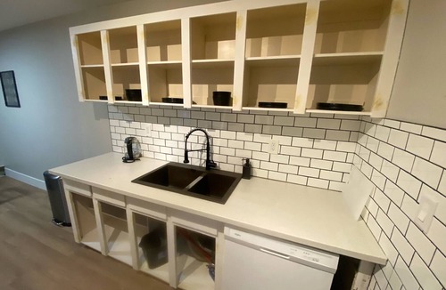 Northeast Edmonton House | Morden Newly Renovated 1br Flats, Walk To Whyte